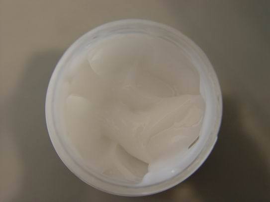 em-60l润滑脂:专用于塑料的合成(pao)润滑脂,具有阻尼性.